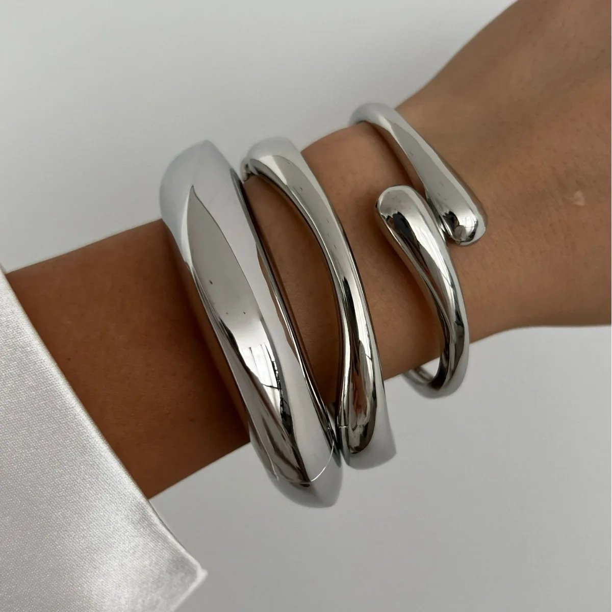 DIEZI 3 Styles Vintage Hip Hop Metal Cuff Bangles Punk Gold Silver Color Geometric Spring Bangles For Women Bracelet Men Jewelry DIEZI 3 Styles Vintage Hip Hop Metal Cuff Bangles Punk Gold Silver Color Geometric Spring Bangles For Women Bracelet Men Jewelry