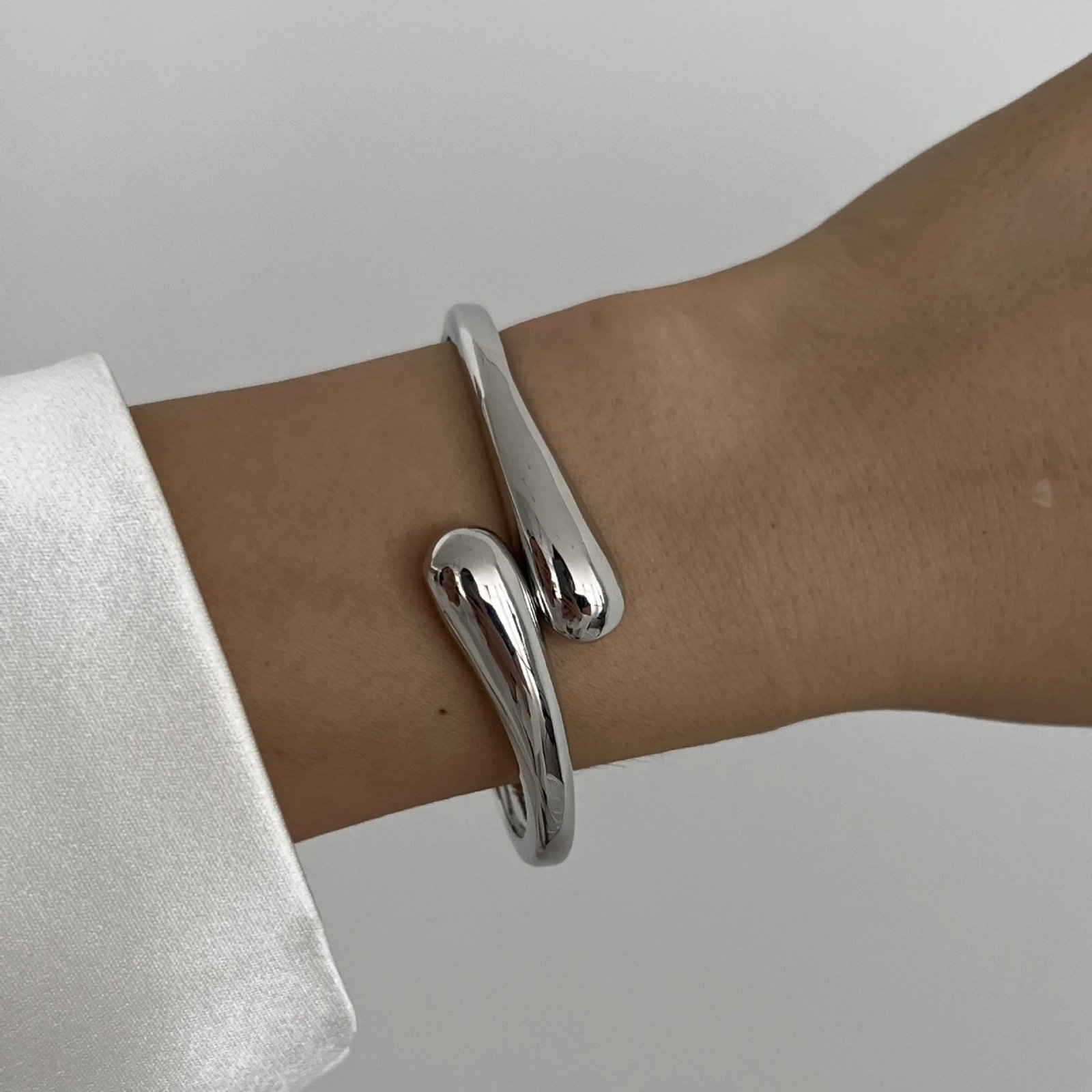 DIEZI 3 Styles Vintage Hip Hop Metal Cuff Bangles Punk Gold Silver Color Geometric Spring Bangles For Women Bracelet Men Jewelry DIEZI 3 Styles Vintage Hip Hop Metal Cuff Bangles Punk Gold Silver Color Geometric Spring Bangles For Women Bracelet Men Jewelry