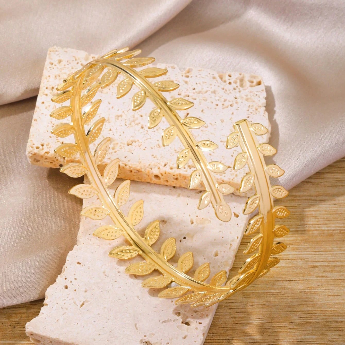 FTCY Boho Arm Bracelet for Women Vintage Geometric Gold Color Leaf Women's Arm Bangles Adjustable Jewelry FTCY Boho Arm Bracelet for Women Vintage Geometric Gold Color Leaf Women's Arm Bangles Adjustable Jewelry